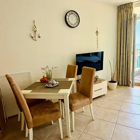 Apartament S Vyhledem Na Midia Family ,aheloy *