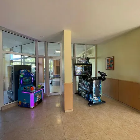 S Vyhledem Na Midia Family ,aheloy Apartament
